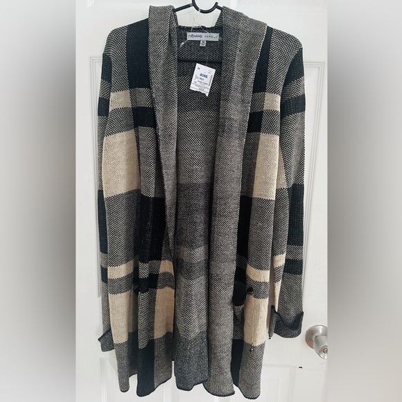 Absolutely Famous Jackets & Blazers - Absolutely Famous Checkered Cape in Black and Cream